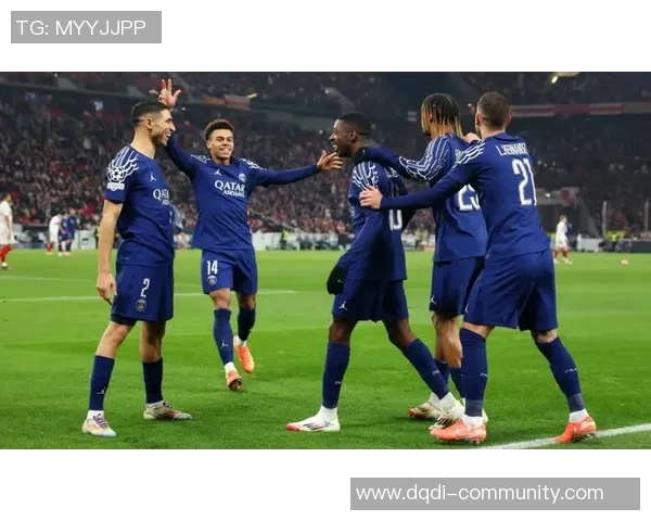 英超激战那不勒斯逆转巴黎圣日耳曼绝杀瞬间震撼全场引发转会热议