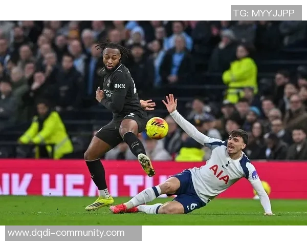 中超联赛曼城与热刺战平引发热议赛后分析精彩瞬间回顾