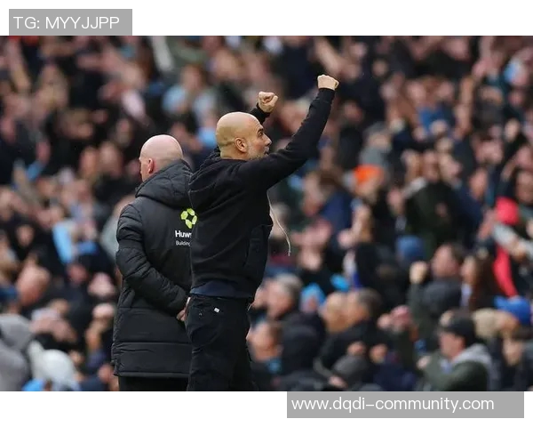 曼联大胜那不勒斯五球狂潮背后的战术解析与精彩瞬间回顾 曼联大胜那不勒斯五球狂潮背后的战术解析与精彩瞬间回顾